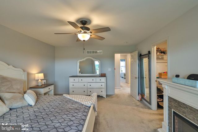 3059 GOSHEN DR, Pennsburg, PA 18073