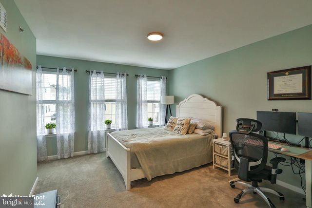 3059 GOSHEN DR, Pennsburg, PA 18073