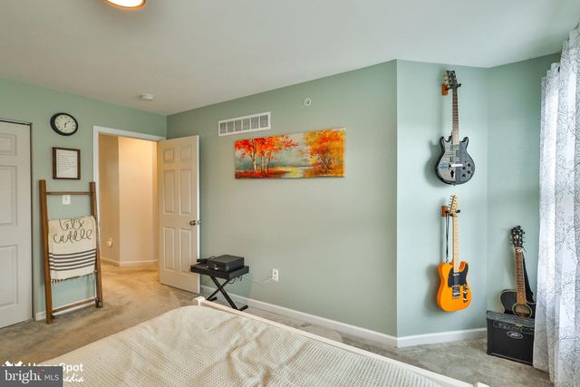 3059 GOSHEN DR, Pennsburg, PA 18073