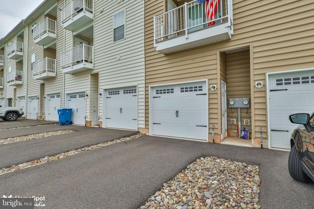 3059 GOSHEN DR, Pennsburg, PA 18073