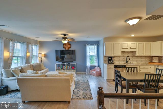 3059 GOSHEN DR, Pennsburg, PA 18073