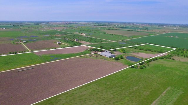 2711 CR 406, Taylor, TX 76574