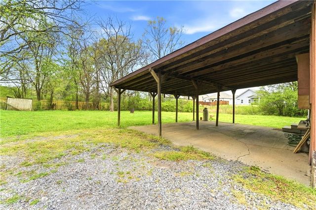 85 Honeysuckle Drive SW, Cartersville, GA 30120