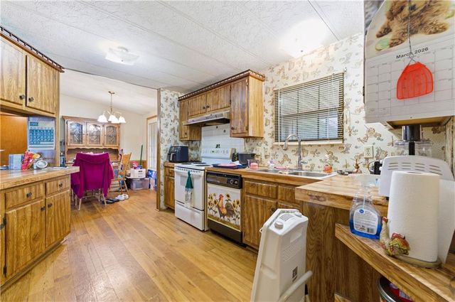 85 Honeysuckle Drive SW, Cartersville, GA 30120