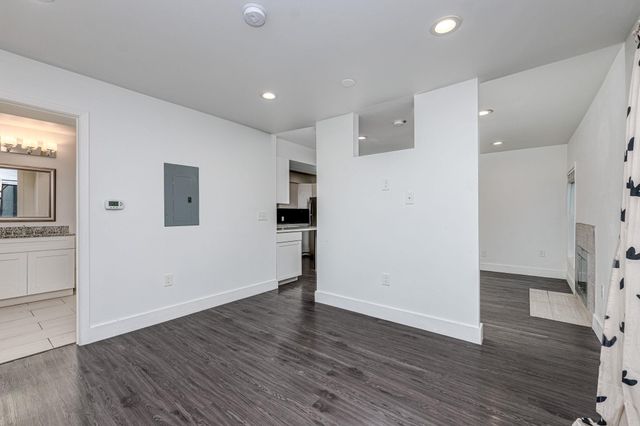 935 La Posada DR 156, Austin, TX 78752