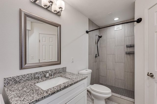 935 La Posada DR 156, Austin, TX 78752