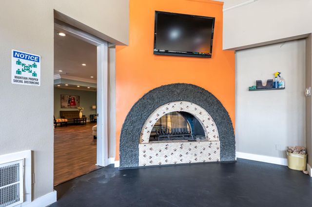 935 La Posada DR 156, Austin, TX 78752