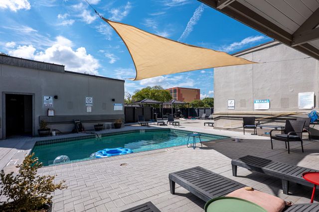 935 La Posada DR 156, Austin, TX 78752