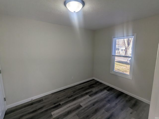 54327 Hastings Street, Elkhart, IN 46514