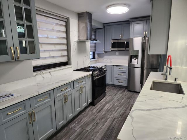 61-55 98th Street 14J, Rego Park, NY 11374