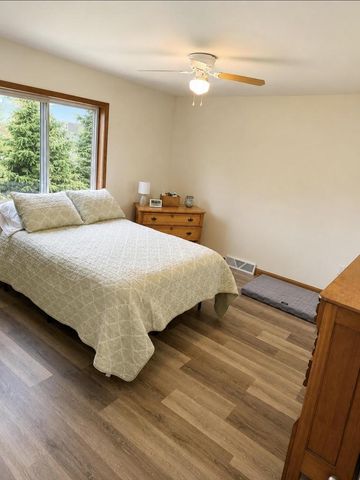 54 Me Me Lane, Reedsburg, WI 53959