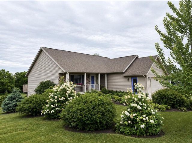 54 Me Me Lane, Reedsburg, WI 53959