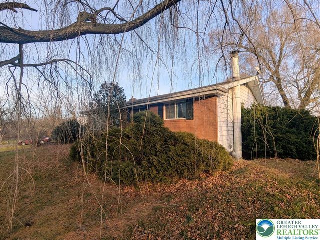 570 Georgetown Road, Lower Nazareth Twp, PA 18064