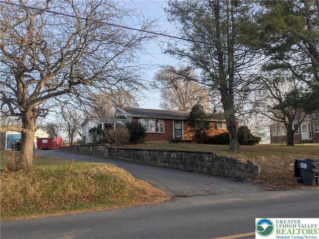 570 Georgetown Road, Lower Nazareth Twp, PA 18064