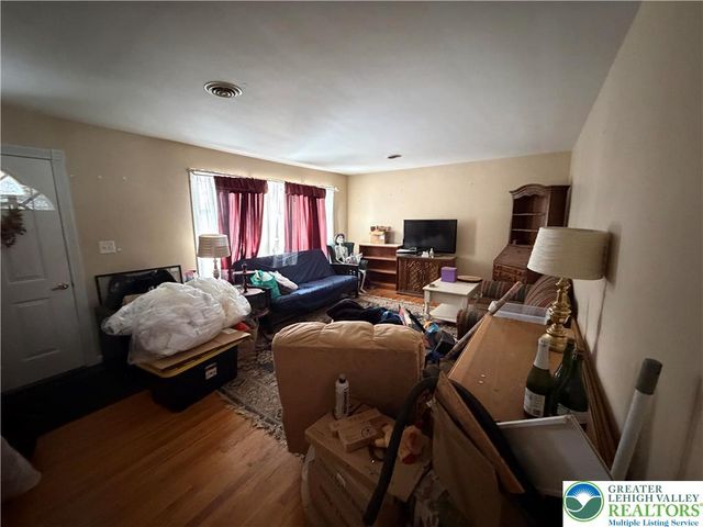 570 Georgetown Road, Lower Nazareth Twp, PA 18064