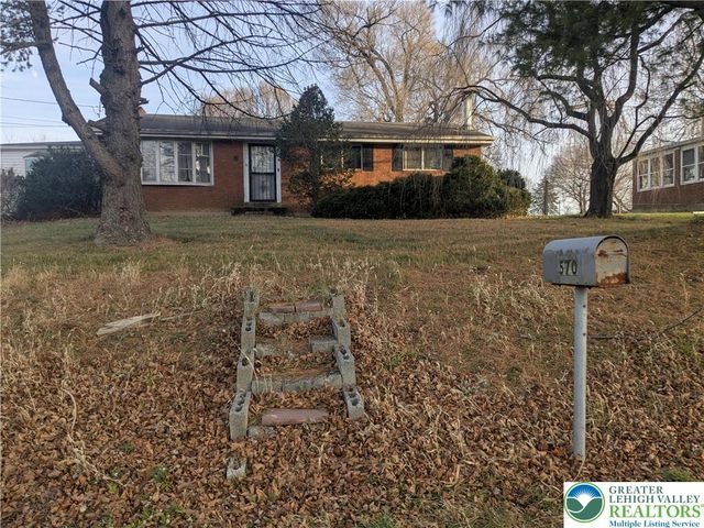 570 Georgetown Road, Lower Nazareth Twp, PA 18064