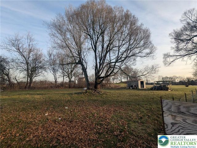 570 Georgetown Road, Lower Nazareth Twp, PA 18064