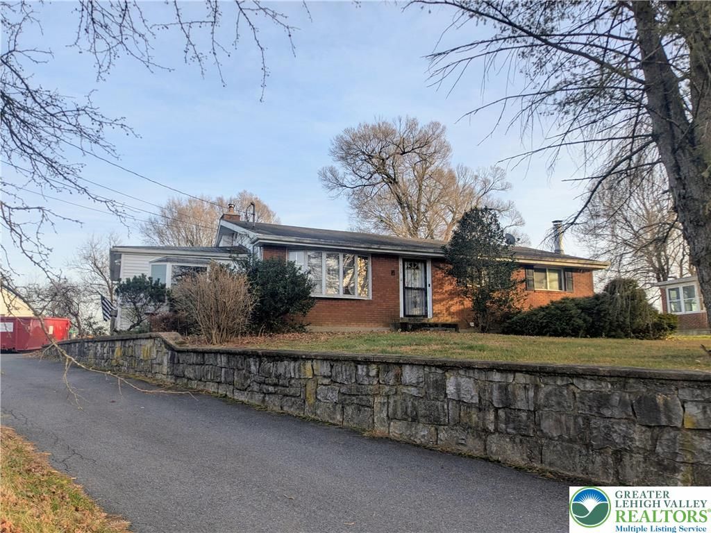 570 Georgetown Road, Lower Nazareth Twp, PA 18064