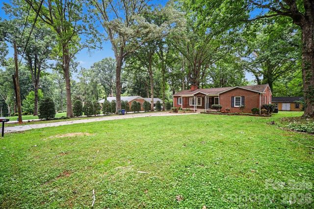 704 1st Avenue Place NE, Conover, NC 28613