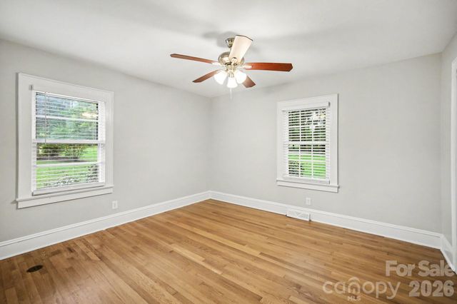 704 1st Avenue Place NE, Conover, NC 28613