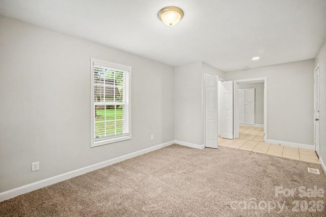 704 1st Avenue Place NE, Conover, NC 28613