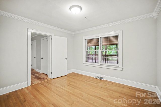 704 1st Avenue Place NE, Conover, NC 28613