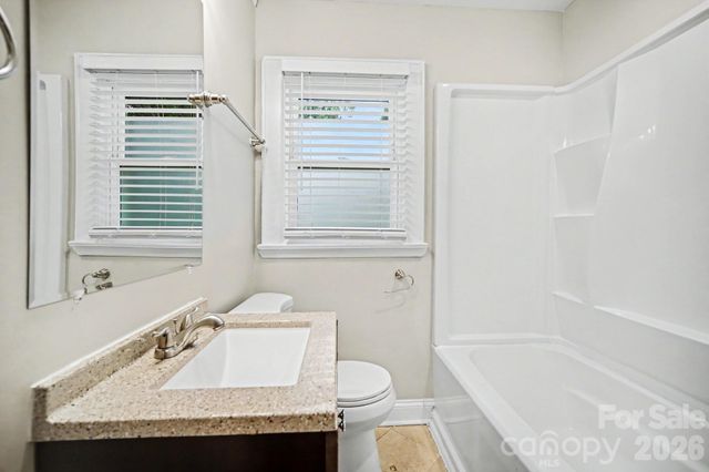 704 1st Avenue Place NE, Conover, NC 28613