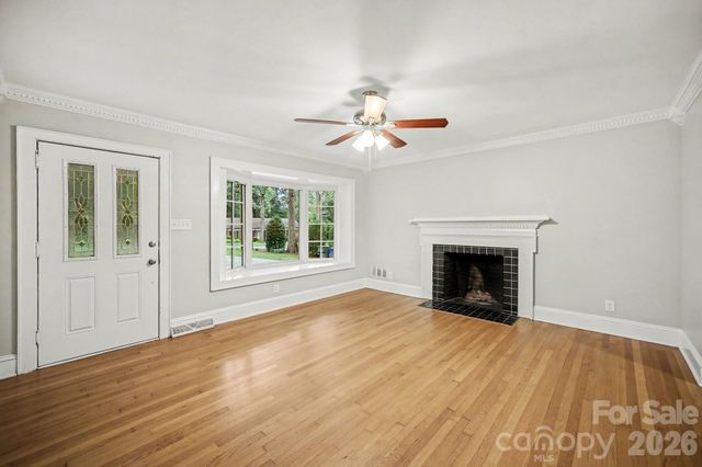704 1st Avenue Place NE, Conover, NC 28613