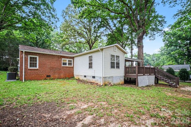 704 1st Avenue Place NE, Conover, NC 28613