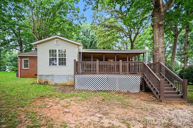 704 1st Avenue Place NE, Conover, NC 28613