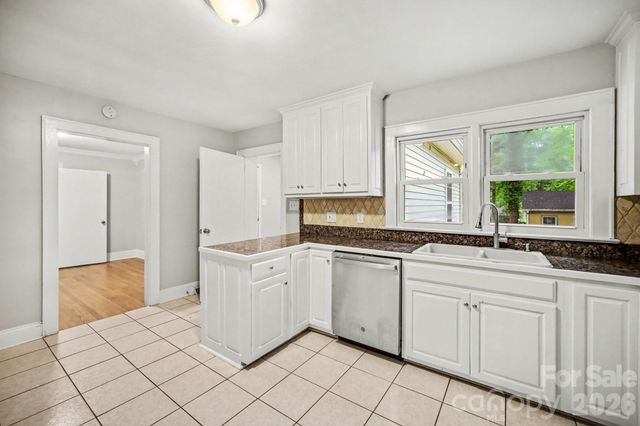 704 1st Avenue Place NE, Conover, NC 28613