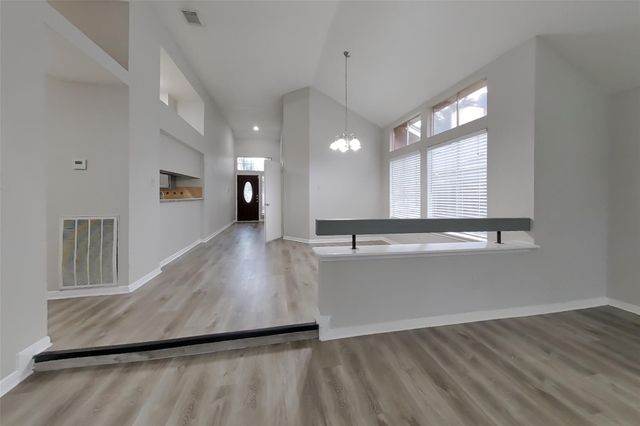 8559 Spring Green Drive, Houston, TX 77095