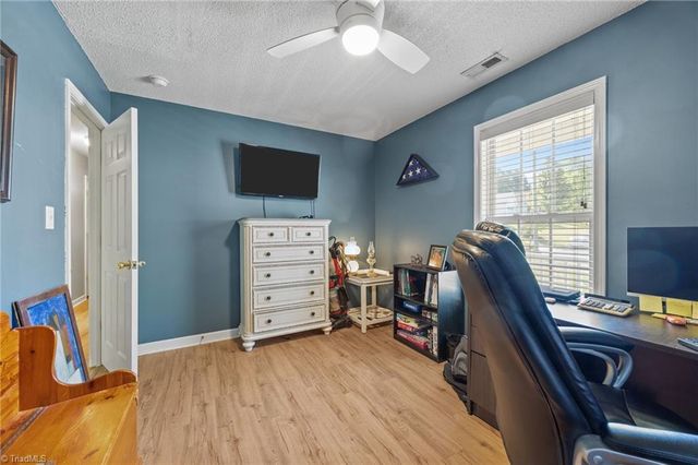 20 Collin Lane, Thomasville, NC 27360