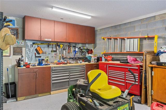 20 Collin Lane, Thomasville, NC 27360