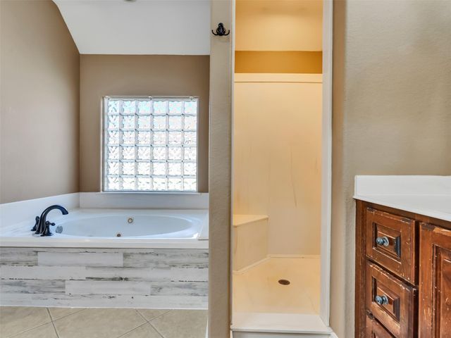 3535 Bayou Forest Drive, La Porte, TX 77571