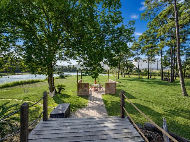3535 Bayou Forest Drive, La Porte, TX 77571
