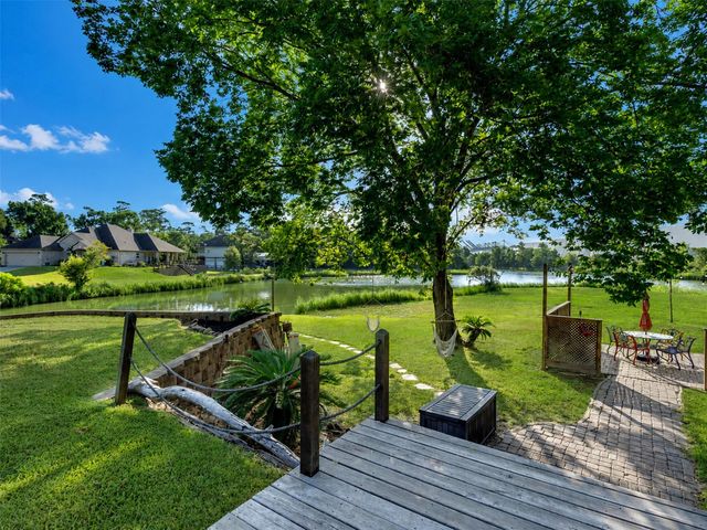 3535 Bayou Forest Drive, La Porte, TX 77571