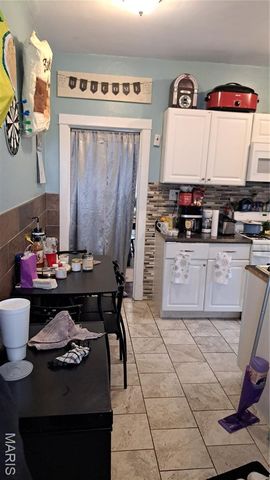 8206 Gravois Road, St Louis, MO 63123