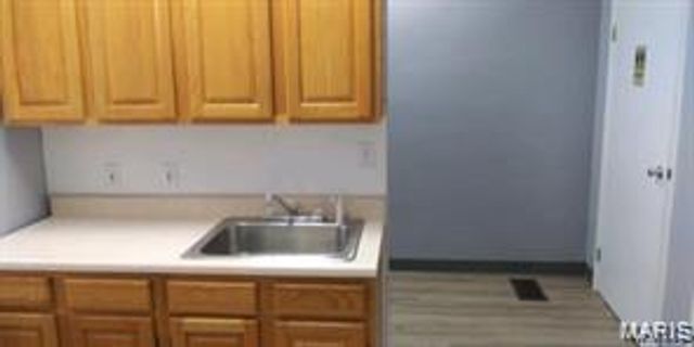 8206 Gravois Road, St Louis, MO 63123