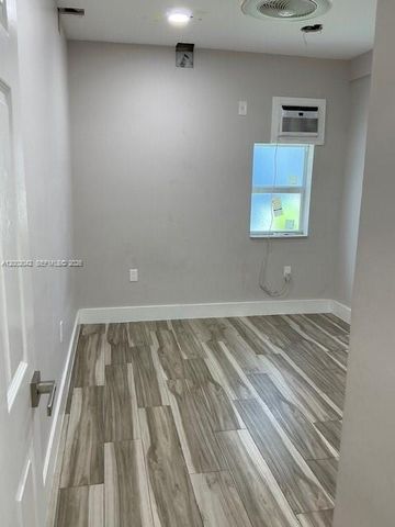 922 NW 2nd St 1, Miami, FL 33128