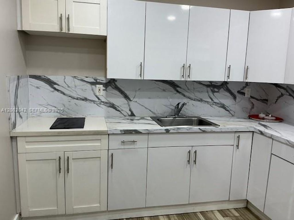 922 NW 2nd St 1, Miami, FL 33128