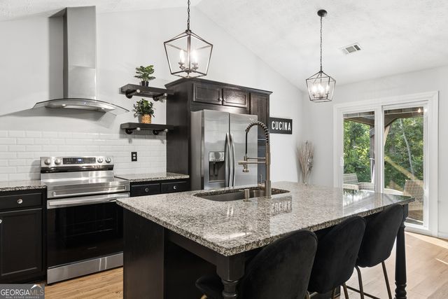 3752 Chesapeake Trace Lane, Flowery Branch, GA 30542