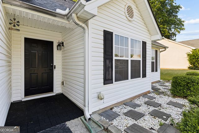 3752 Chesapeake Trace Lane, Flowery Branch, GA 30542