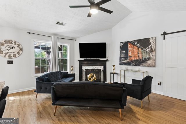 3752 Chesapeake Trace Lane, Flowery Branch, GA 30542