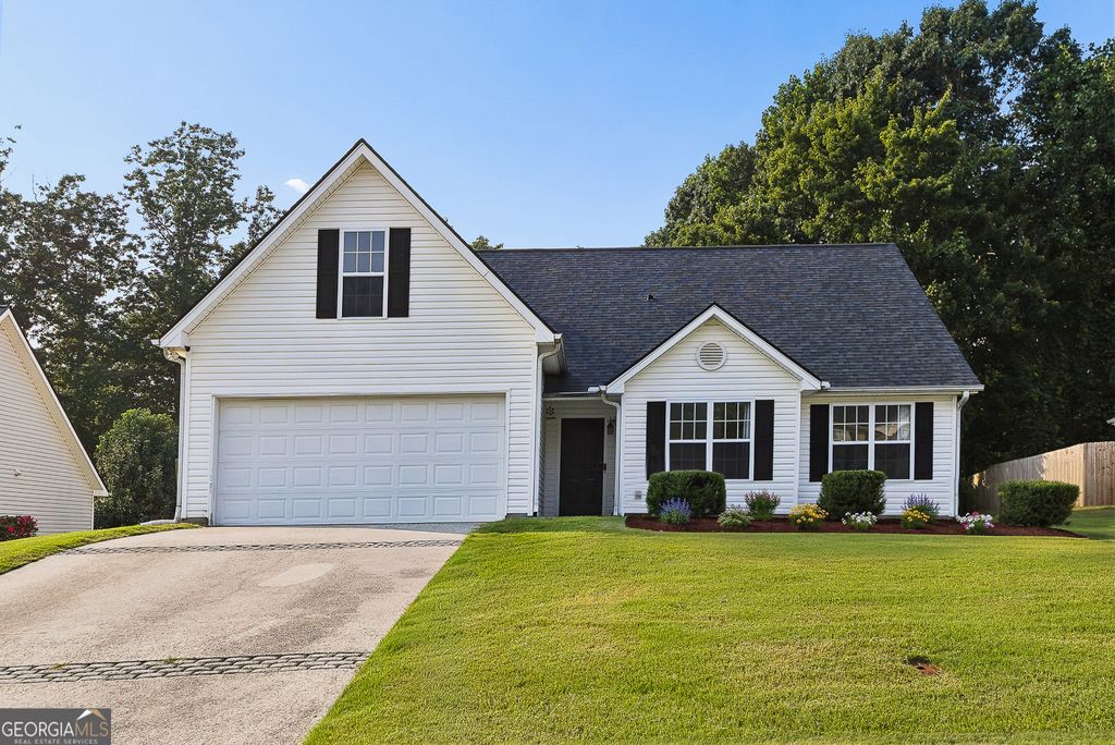 3752 Chesapeake Trace Lane, Flowery Branch, GA 30542