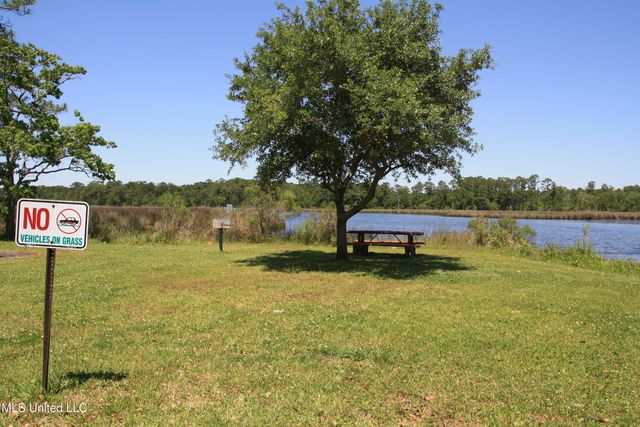 3230 Cumberland Road, 71, Ocean Springs, MS 39564