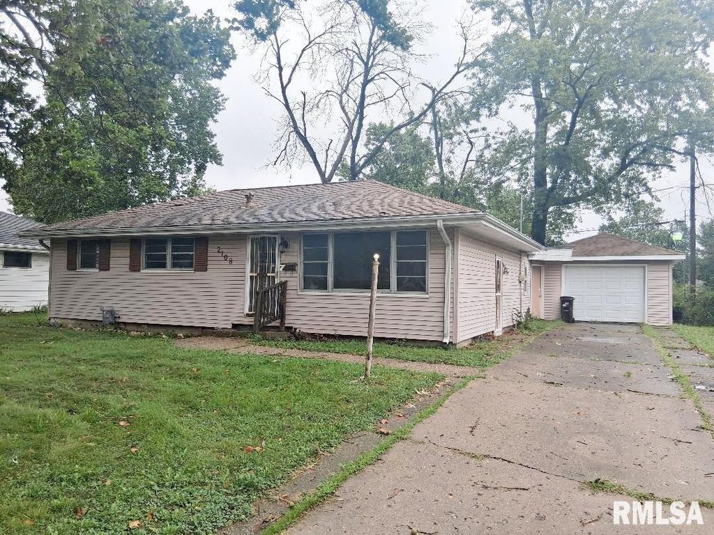 2108 N WINDERMERE Avenue, Peoria, IL 61604