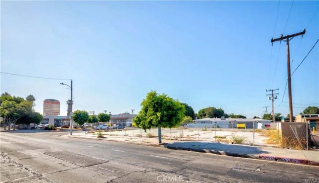 2416 E Alondra, Compton, CA 90221