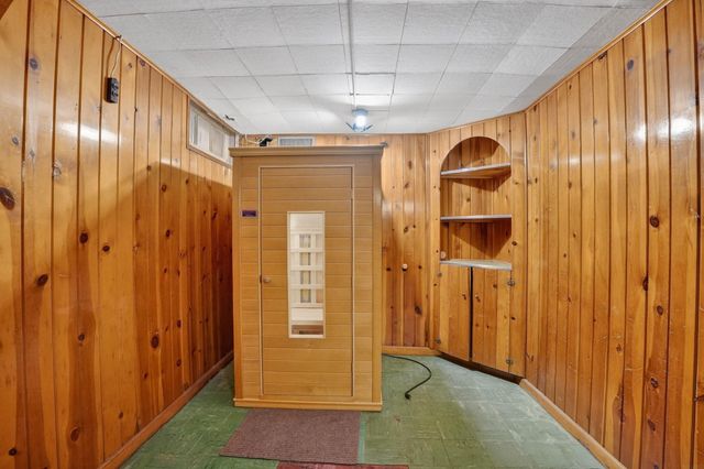 215 Arden Street, Waterloo, IA 50701