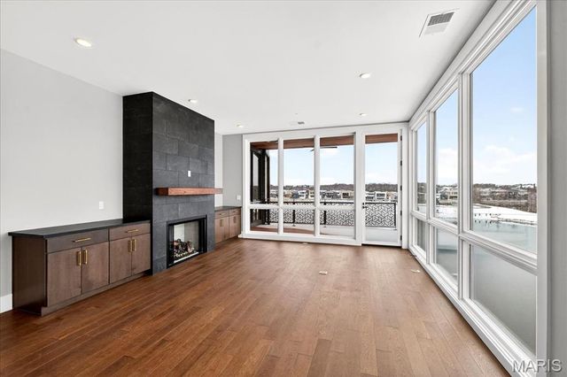 16460 Wildhorse Lake Boulevard 303, Chesterfield, MO 63017